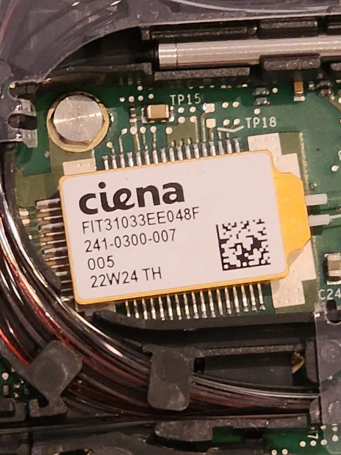 Трансивер CIENA NTK538BM OME 6500 100G MOTR WL3N BASIC CBAND 10X SFP+ CIRCUIT 2y