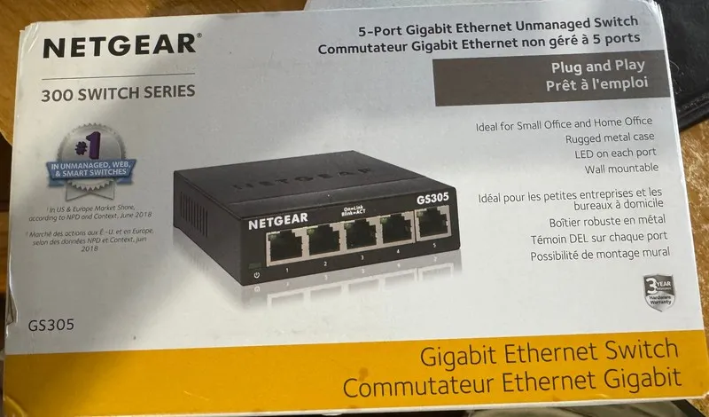 Коммутатор NETGEAR GS305v3 5 Port Gigabit Ethernet Unmanaged Switch