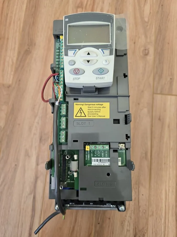 Частотный преобразователь ABB ACS550-U1-012A-2 240VAC 11.8A UNMP