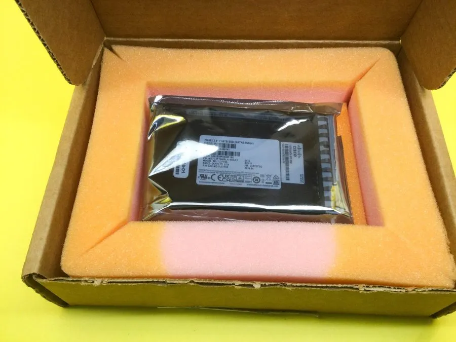 SSD-накопитель MZ-7L37T6A CISCO UCS-SD76T6S1X-EV Samsung PM893 7.68TB SATA 6Gb/s