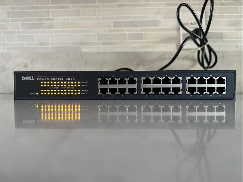 Коммутатор Dell PowerConnect 2024, 24-Port RJ-45, 10/100 Unmanaged Ethernet SWIT