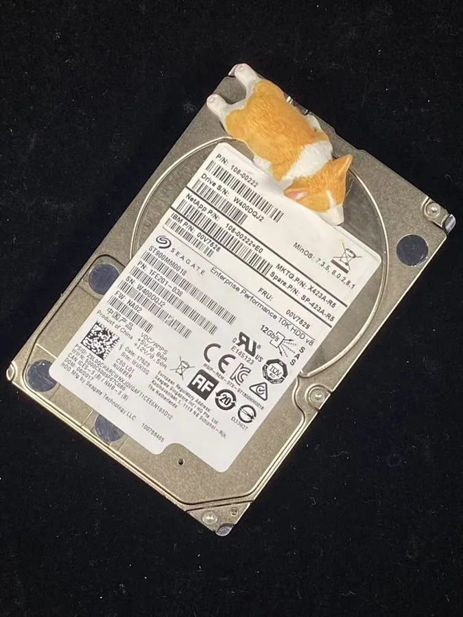 Жёсткий диск NETAPP X423A-R5 900GB 10K SAS 6GB 2.5in HDD 00V7528 108-00222+E0 SP