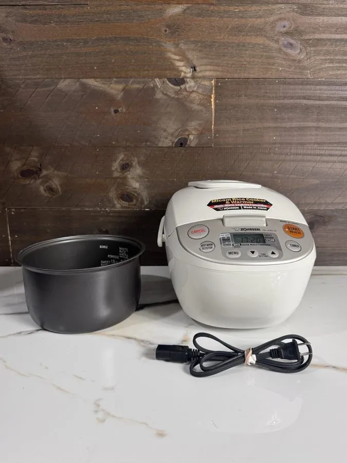 Рисоварка Zojirushi NL-AAC10 5.5 cups Micom Rice Cooker and Warmer Steamer Japan