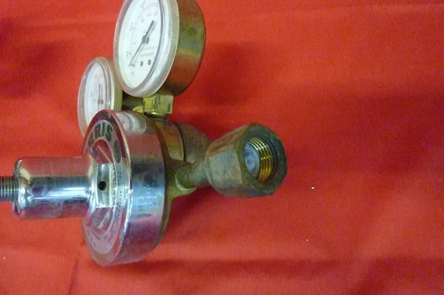 Трубопроводная арматура HARRIS 92-100 MULTISTAGE COMPRESSED GAS REGULATOR DUAL G