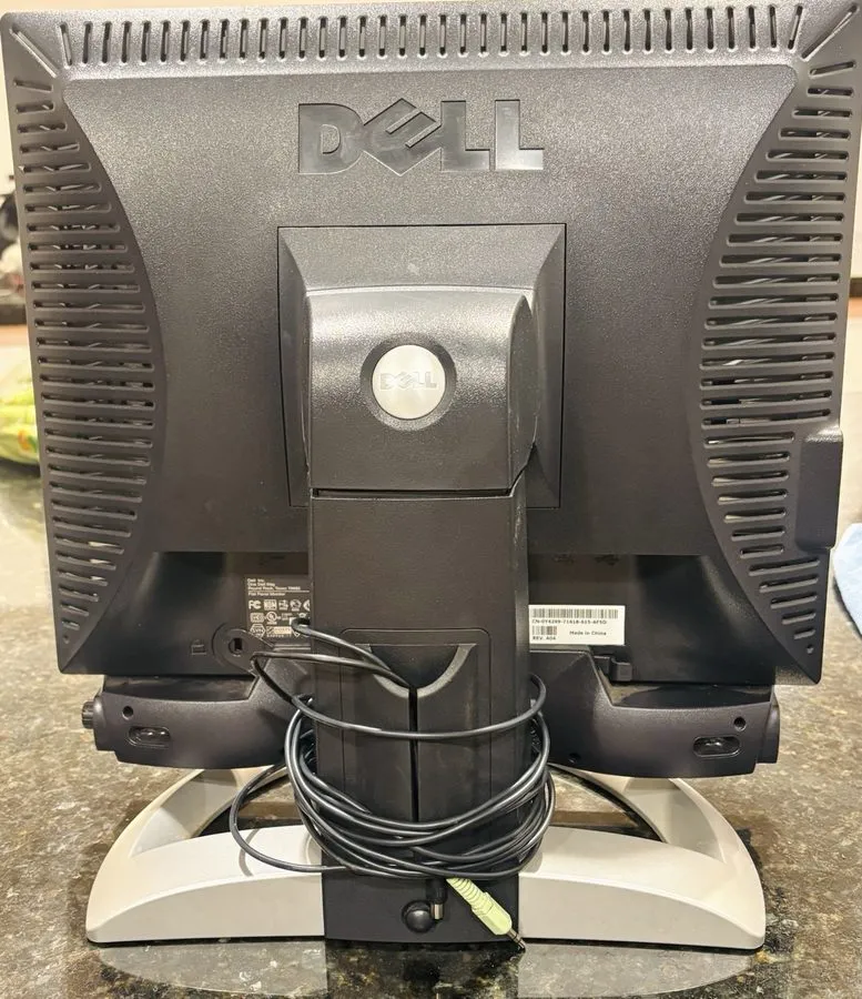 Монитор Vintage Dell UltraSharp 1707FPt 17" Swivel LCD PC Monitor Retro Gaming