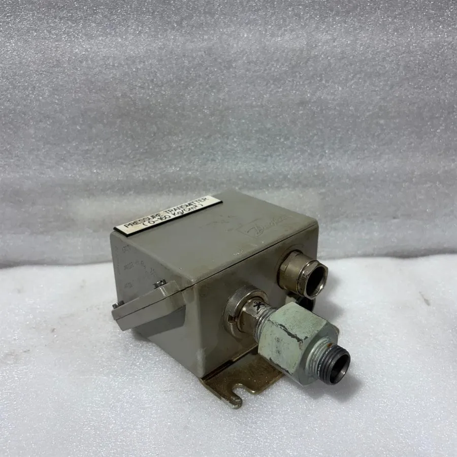 Датчик давления Danfoss EMP2 Pressure Transmitter 0...160 Bar 084G2116