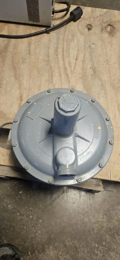 Трубопроводная арматура Invensys 121-12 1-1/12" NPT Gas Regulator