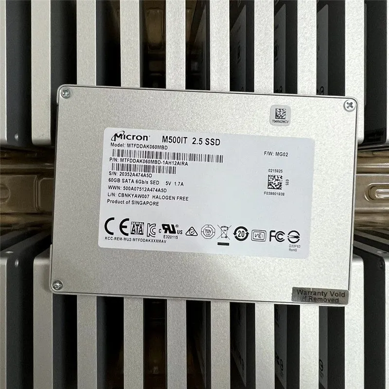 SSD-накопитель Micron M500IT 60GB 2.5" SSD MTFDDAK060MBD-1AH12AIRA SATA6GbS SED  — фото лота 1