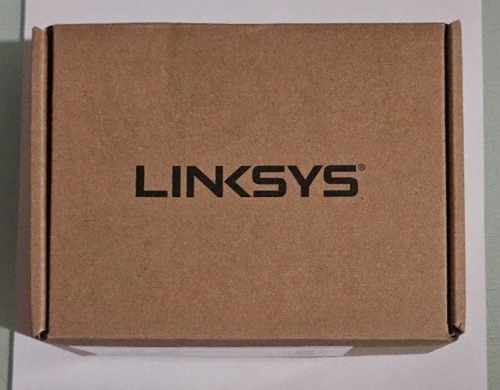 Коммутатор Linksys LGS105 5-Port Gigabit Desktop Ethernet Network Switch