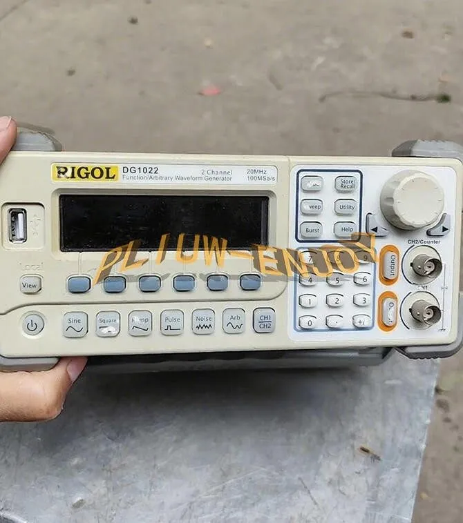 Генератор сигналов RIGOL DG1022 FUNCTION/ARBITRARY WAVEFORM GENERATOR 25 MHz,2CH