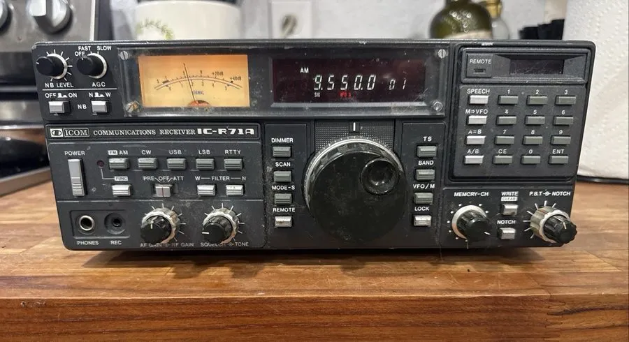 Радиостанция Icom IC-R71A Receiver Shortwave AM SSB CW Radio CLASSIC DX MACHINE