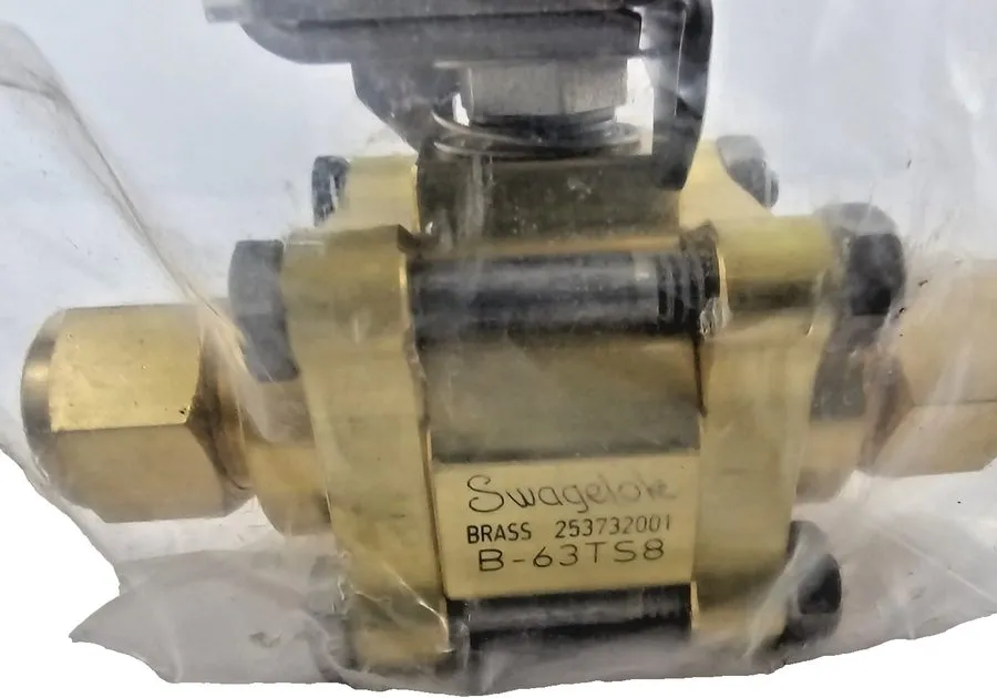 Клапан Swagelok B-63TS8 Brass 3-Piece 60 Series Ball Valve FNSP — фото лота 1