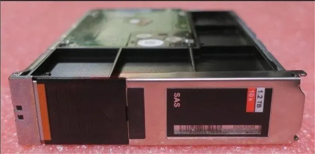 Жёсткий диск EMC 005050086 1.2TB 10K 3.5" SAS HDD V4-DS10-012 N4-DS10-012 — фото лота 1