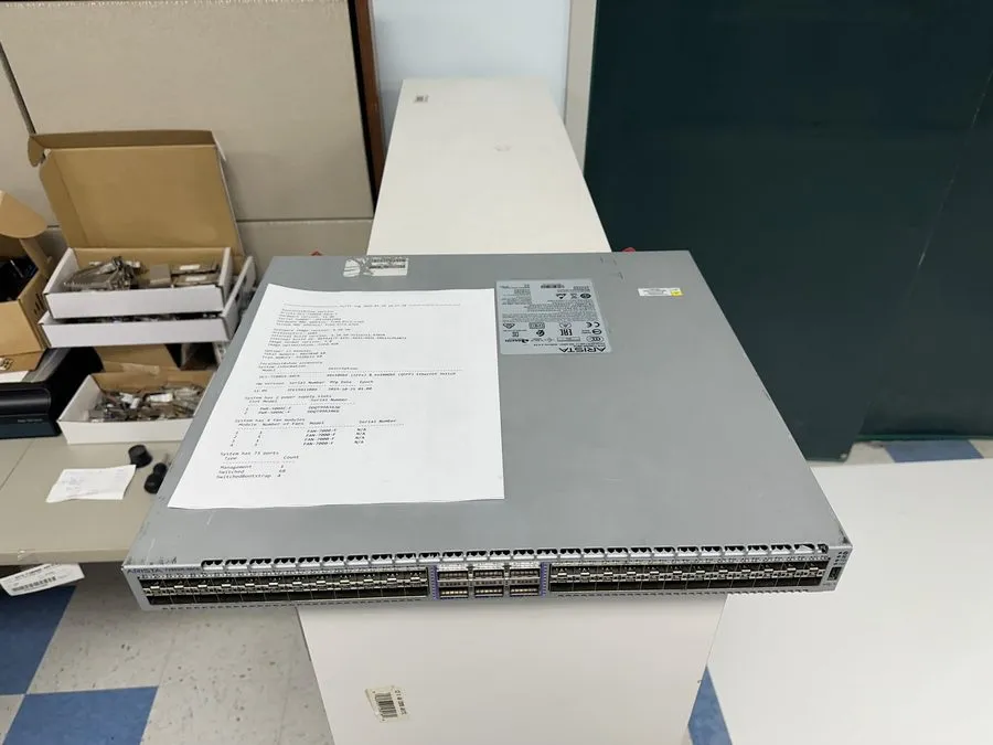 Коммутатор Arista DCS-7280SR-48C6-F Arista 7280R, 48x10GbE (SFP+) & 6x100GbE
