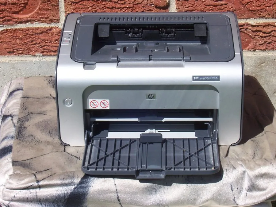 Лазерный принтер HP LaserJet P1006 Laser Printer in Great shape/ Low Page count