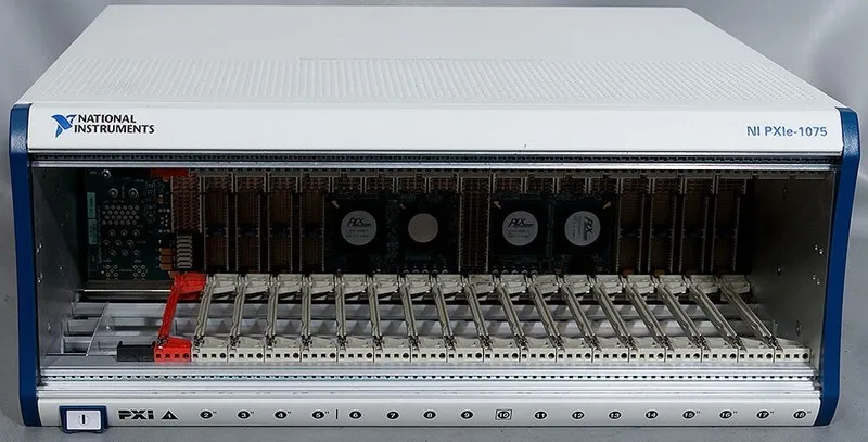 Шасси National Instruments PXIe1075 Up to 4 GB/s PXI Chassis