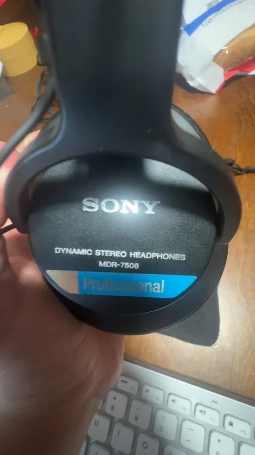 Микрофон Sony MDR-7506 Wired Headphones & Shure SM58 Microphone Mixed Lot w/ Sol — фото лота 2