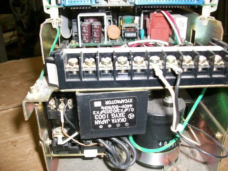 Сервопривод YASKAWA CACR-SR03BB1AF SERVOPACK