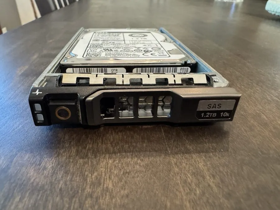 Жёсткий диск Dell 00KV02 0KV02 HUC101812CSS200 1.2TB 2.5" 10K 12Gbps SAS HDD Har