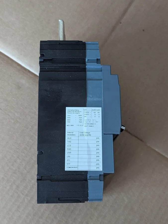 Автоматический выключатель Siemens 3VA5145-6ED31-0AA0 Circuit Breaker 45 Amp 3VA — фото лота 2