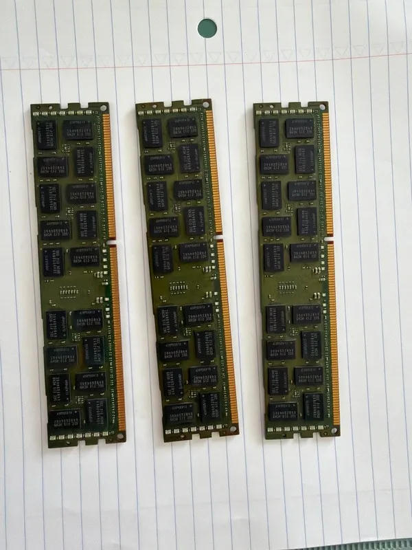 Модуль памяти Samsung HP 24GB (3x8GB) PC3-10600R DDR3-1333 ECC Server RAM M393B1