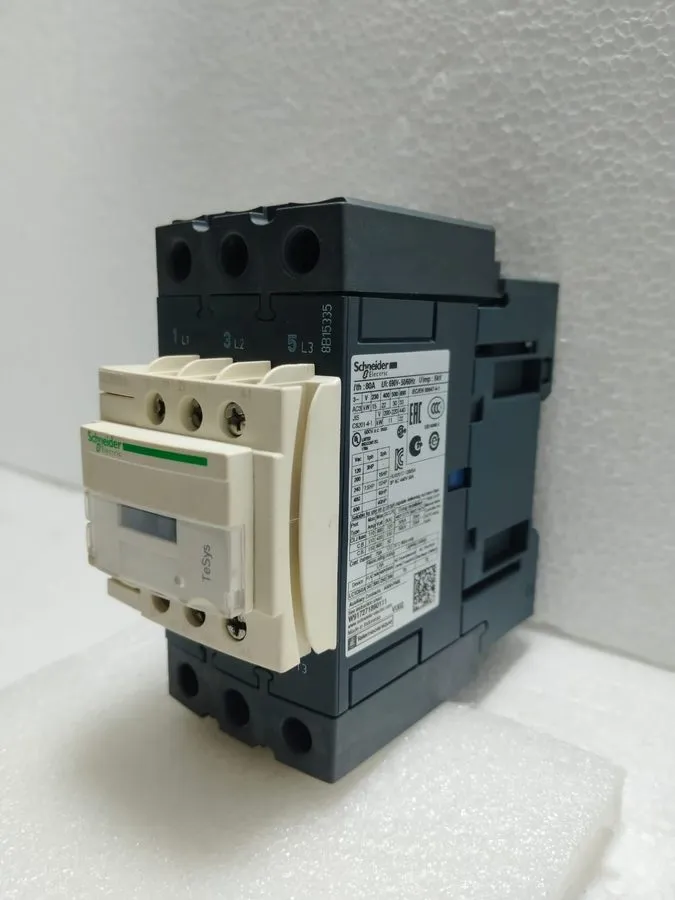 Контактор Schneider Electric TeSys D LC1D50A Contactor 3P 50A 40HP 3-Pole 1NO 1N
