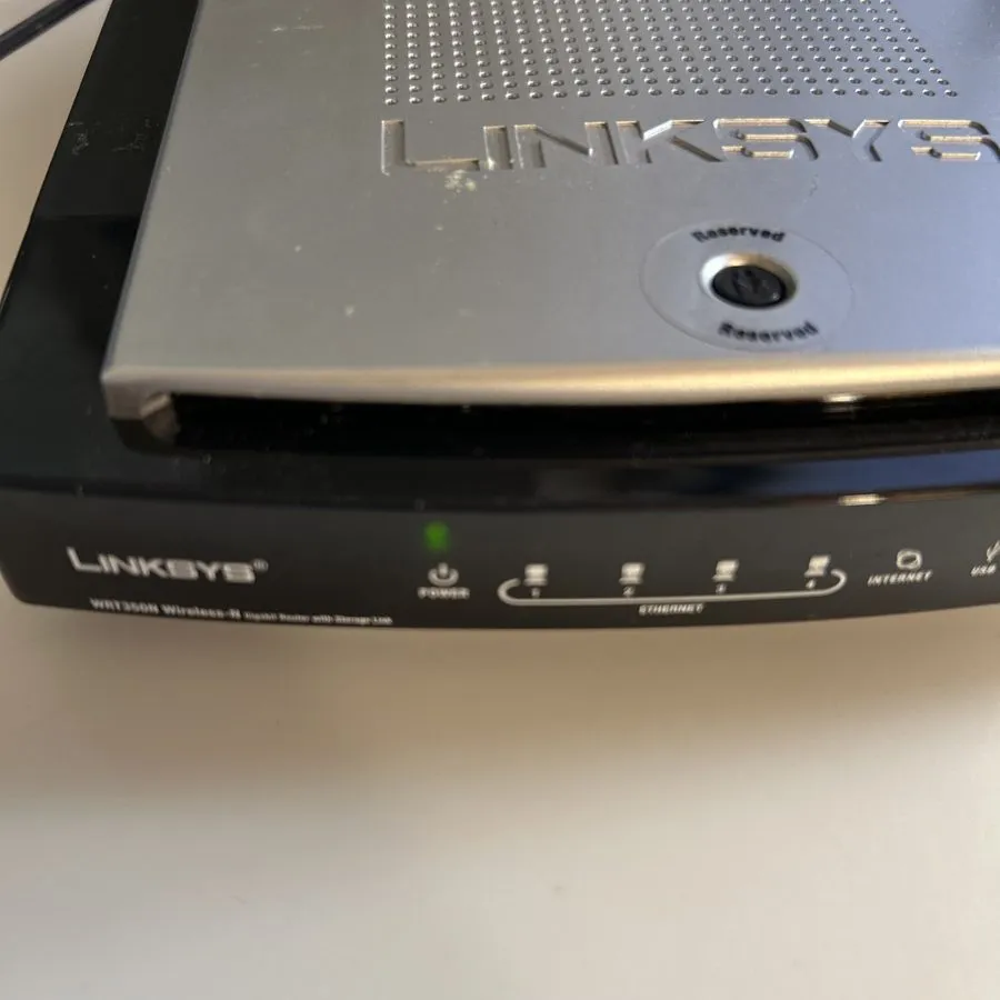 Маршрутизатор Linksys WRT350N 54 Mbps 4-Port Gigabit Wireless N Router With Stor