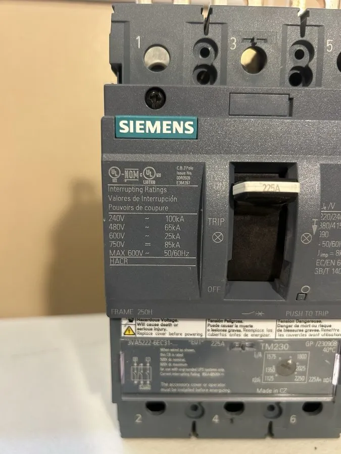 Автоматический выключатель Siemens 3VA5222-6EC31-0AA0 Breaker Takeout