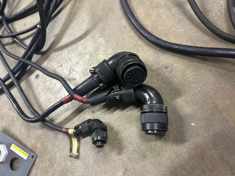 Серводвигатель Fanuc A06B-0127-B675#7008 Servo Motor + A05B-2408-D028 Cable Asse — фото лота 1