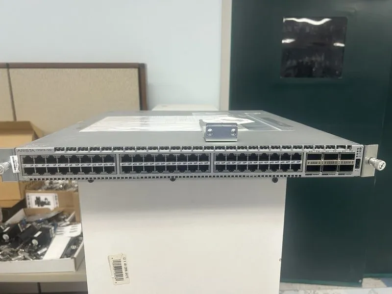 Коммутатор Arista DCS-7050TX-72Q-R Arista 7050X, 48xRJ45 (1/10GBASE-T)