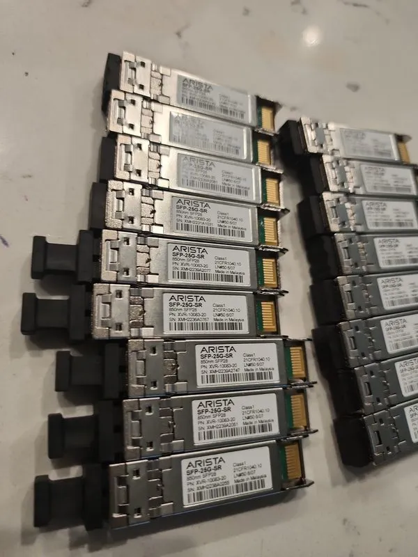 Трансивер Arista SFP-25G-SR 25GBASE-SR SFP28 850nm MMF 100m Optical Transceiver — фото лота 2