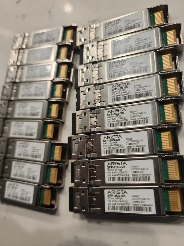 Трансивер Arista SFP-25G-SR 25GBASE-SR SFP28 850nm MMF 100m Optical Transceiver — фото лота 3