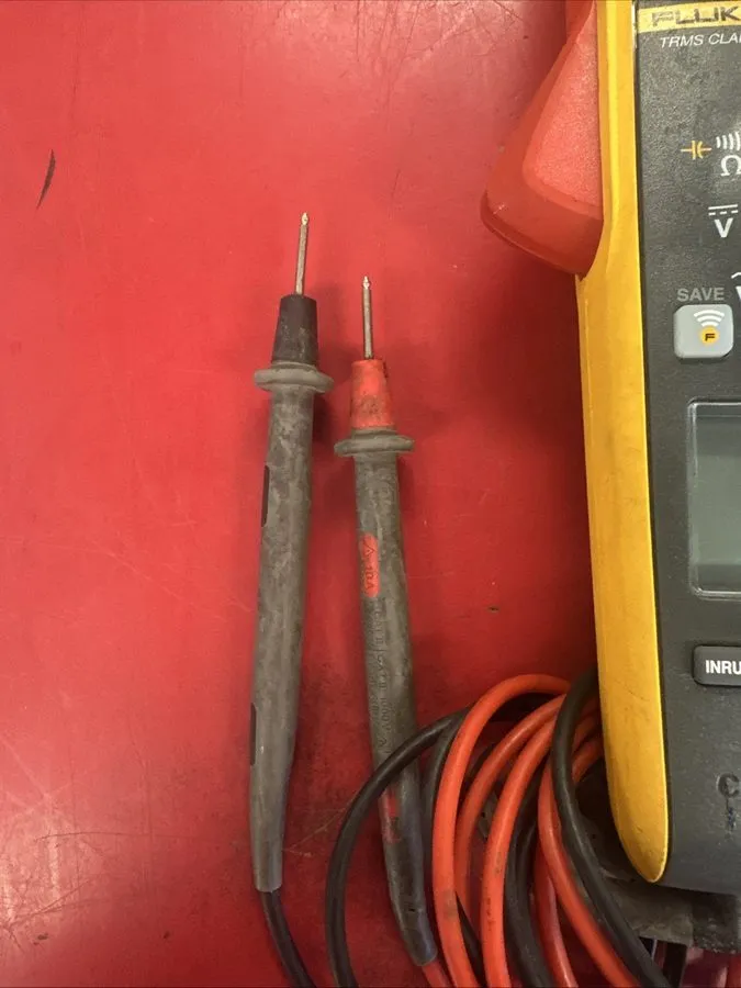 Тестер Fluke 374 True RMS AC/DC Clamp Meter with Case — фото лота 1