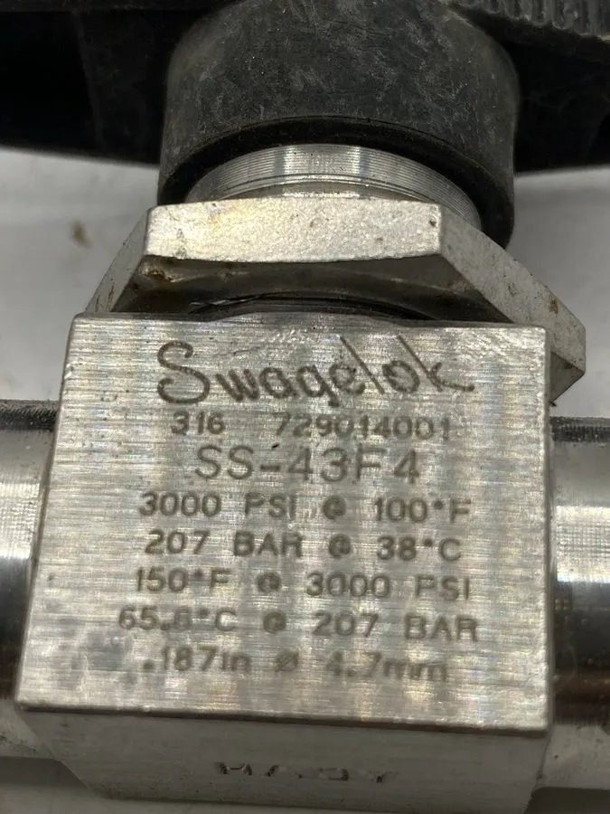 Клапан Swagelok Whitey SS-43F4 Stainless Steel Ball Valve