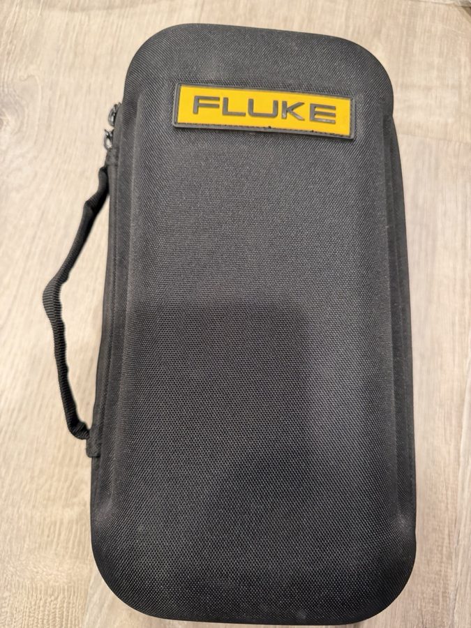 Мультиметр Fluke 1587 FC Insulation Multimeter True RMS Auto-Ranging