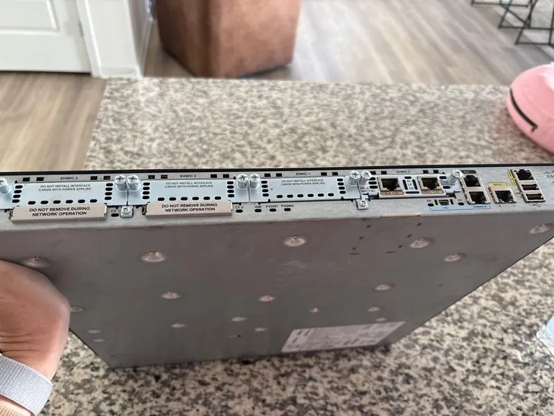 Маршрутизатор Cisco 2901/K9 Integrated Services Router 2-Port Gigabit Ethernet F — фото лота 2