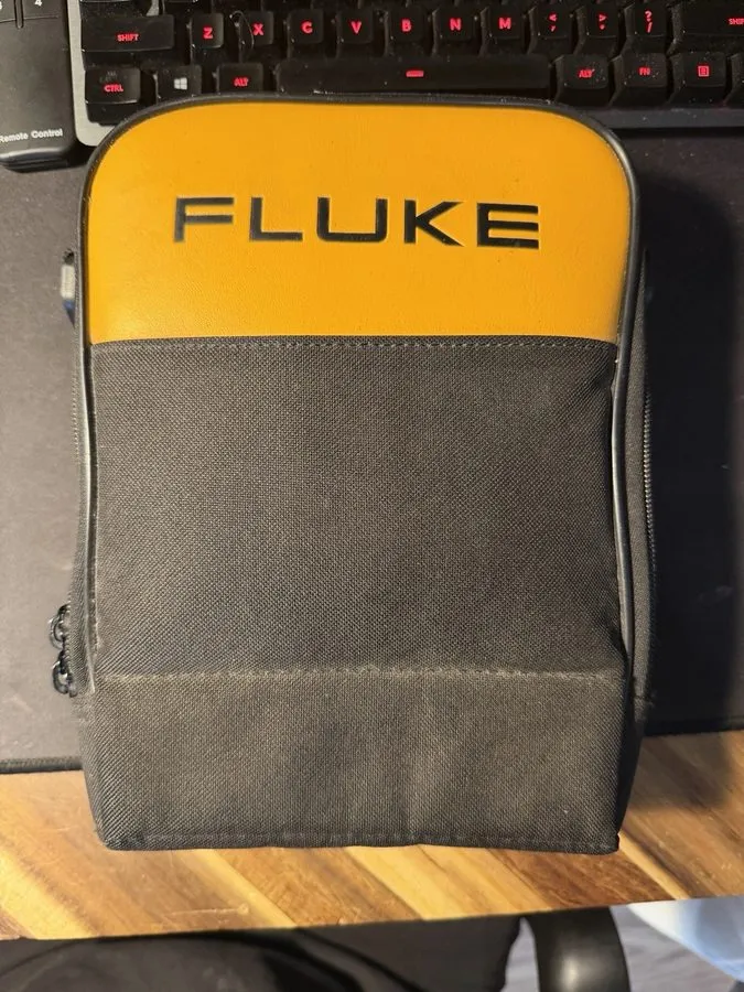 Мультиметр Fluke 233 Remote Display True RMS Multimeter Comes With A Case — фото лота 1