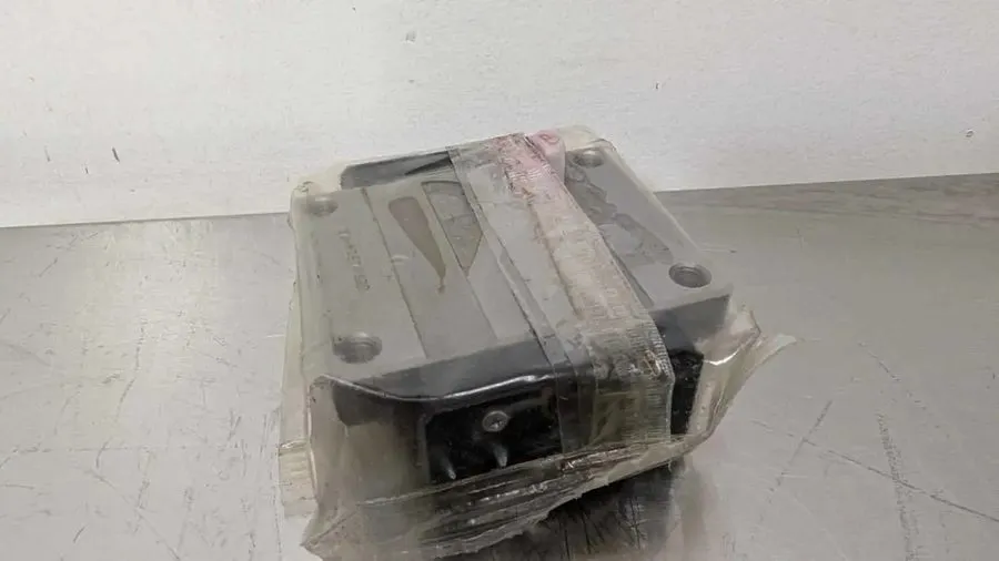 Линейная направляющая THK HSR20LB1SS (GK) Linear Bearing Block HSR-20