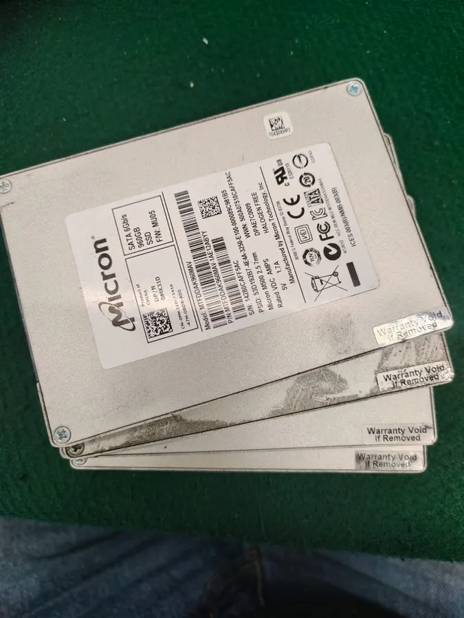SSD-накопитель Micron M500 2.5" SSD 960GB SATA 6Gb/s SED MTFDDAK960MAV 95% Healt