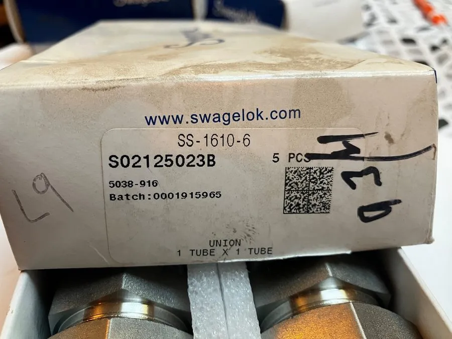 Фитинг Bi-Lok Swagelok Parker SS-1610-6 Tube Fitting Union 1" Tube OD