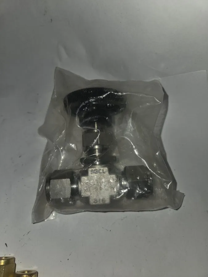 Клапан Swagelok 1/2" Integral Bonnet Needle Valve Vee Stem (SS-1VS8) — фото лота 2