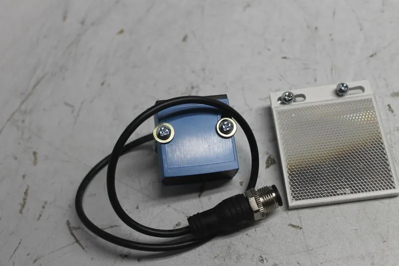 Датчик приближения Sick RAY10-AB4CBLA00 Photoelectric Proximity Sensor 0-1.5m Se
