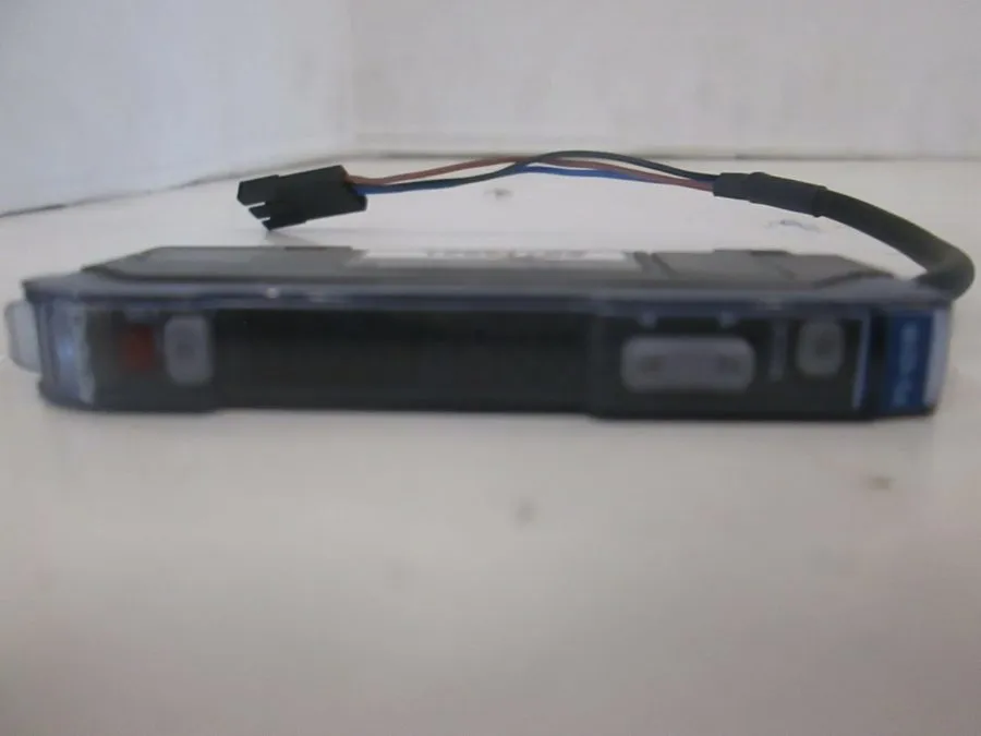 Датчик keyence FS-V21R Fiber Optic Sensor Amplifier