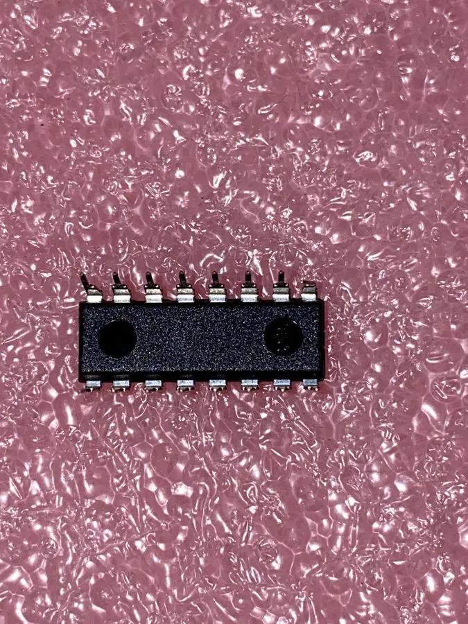 Микросхема Texas Instruments SN74LS174N 1820-1196 IC FLIP-FLOP TTL/LS D-Type POS