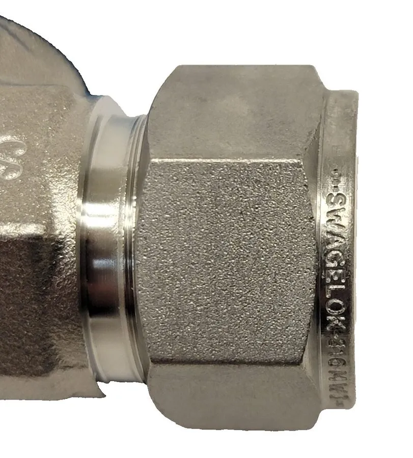 Фитинг Swagelok SS-1210-2-12 SS Tube Fitting, Male Elbow, 3/4" Tube OD