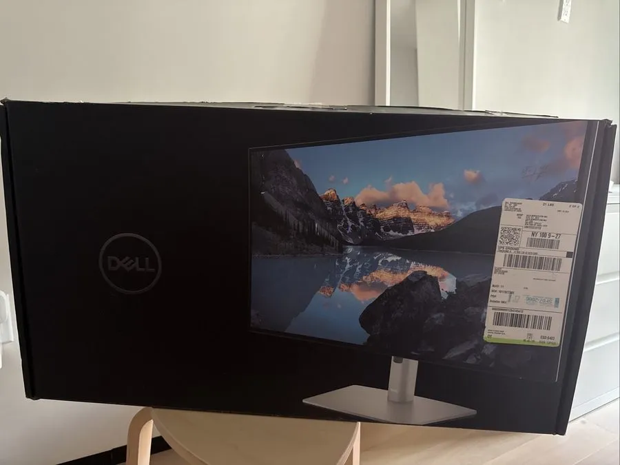 Монитор Dell UltraSharp U2722DE 27" QHD IPS LED Monitor ***SEALED