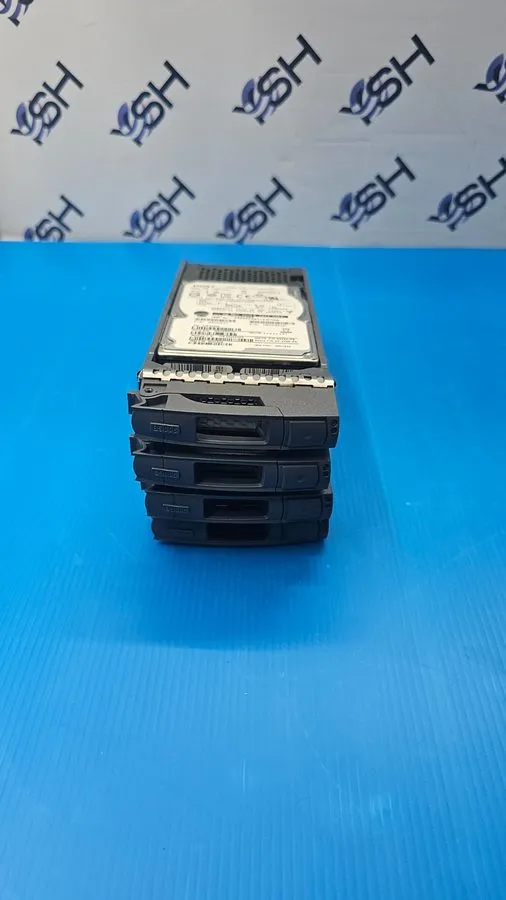 Жёсткий диск NETAPP X423A-R5 900GB 10K SAS 6GB 2.5in HDD 00V7528 108-00222+E0 SP