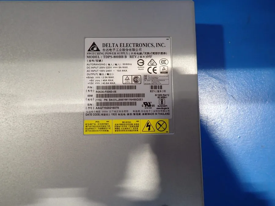 Блок питания IBM 02JE808 800W Storwize High Efficiency V3700/V5000/V7000Gen2 Pow — фото лота 1