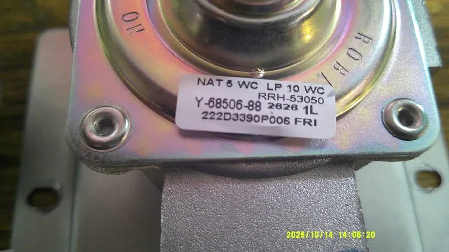 Клапан WB21X28835, WB19K10077 GE range pressure regulator and safety valve Part — фото лота 1