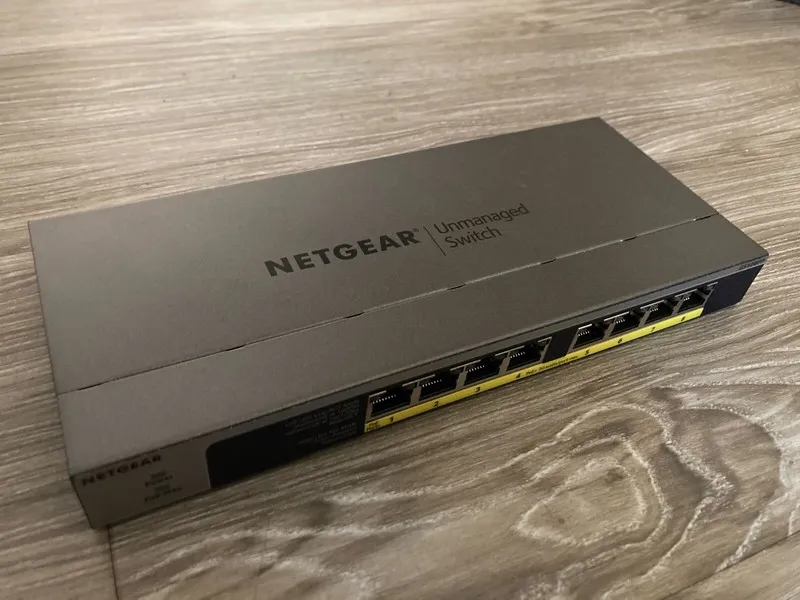 Коммутатор NETGEAR GS108PP 8-Port Gigabit PoE+ Switch 123W Ethernet Unmanaged